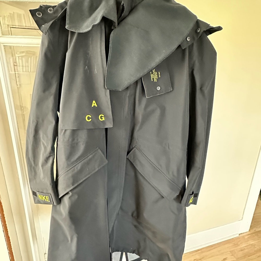 Nike ACG Men's Dark Gray Trench Coat